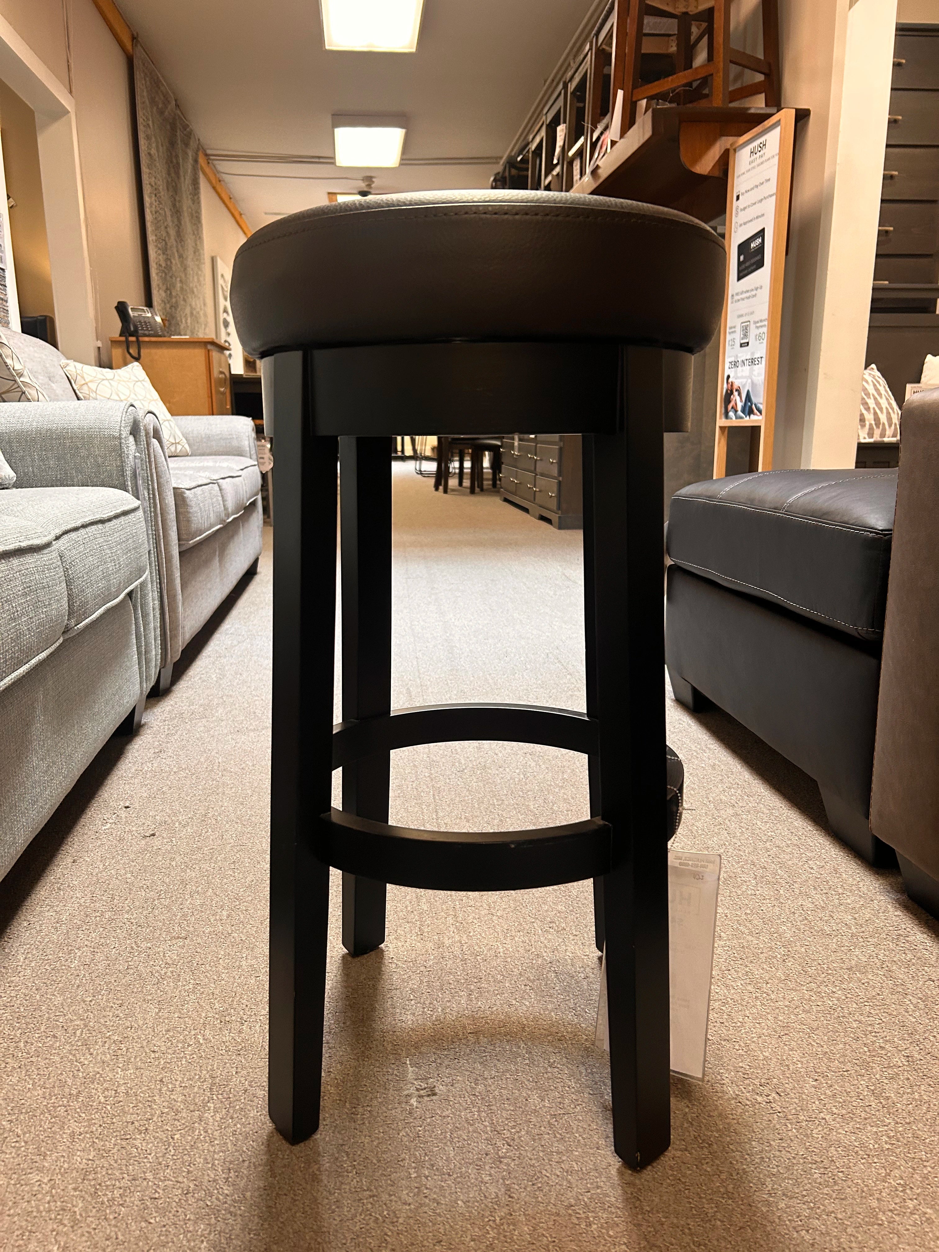 55921 Sunpan Stool