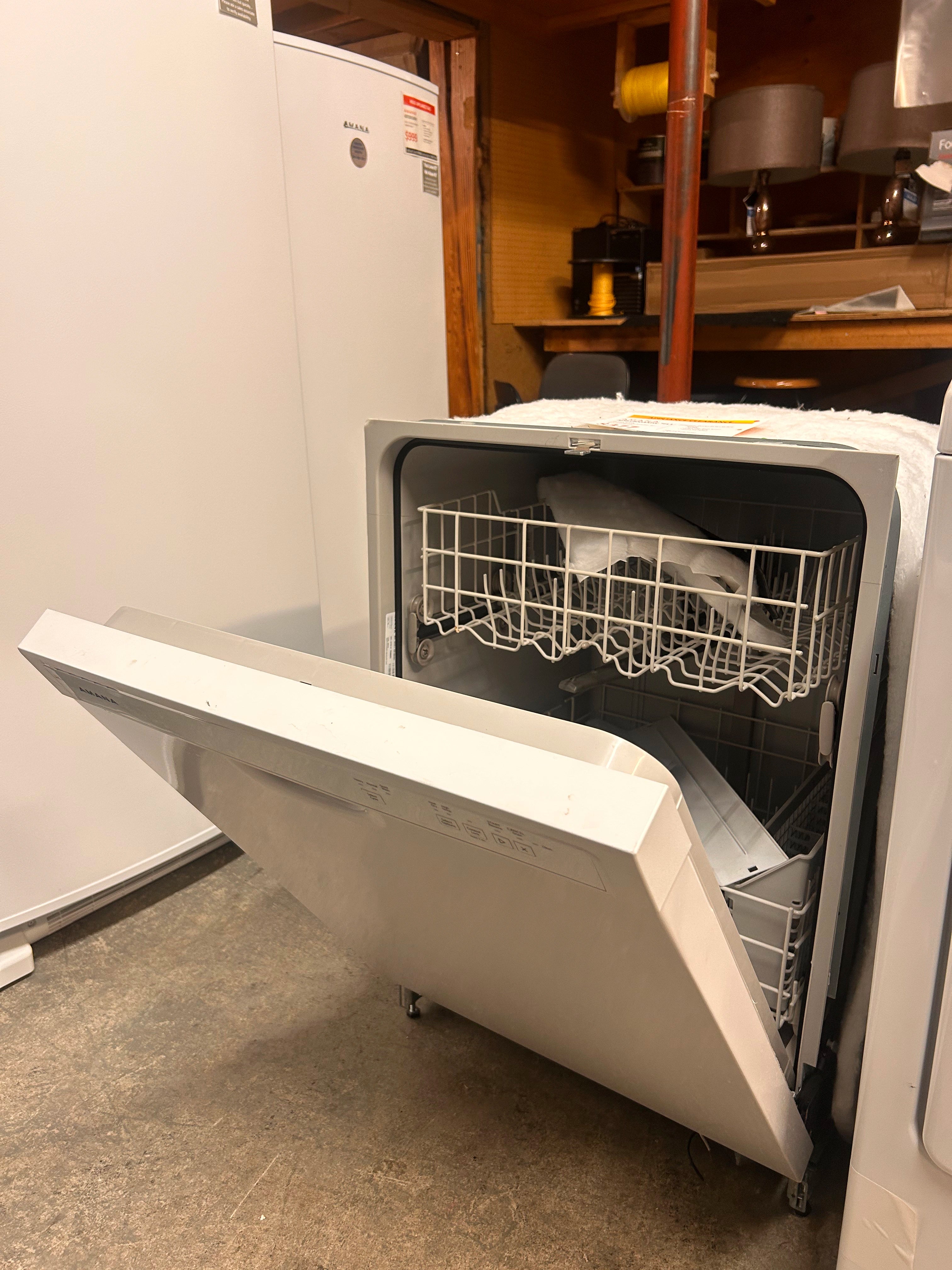 AMANA ADB1400AMW Dishwasher