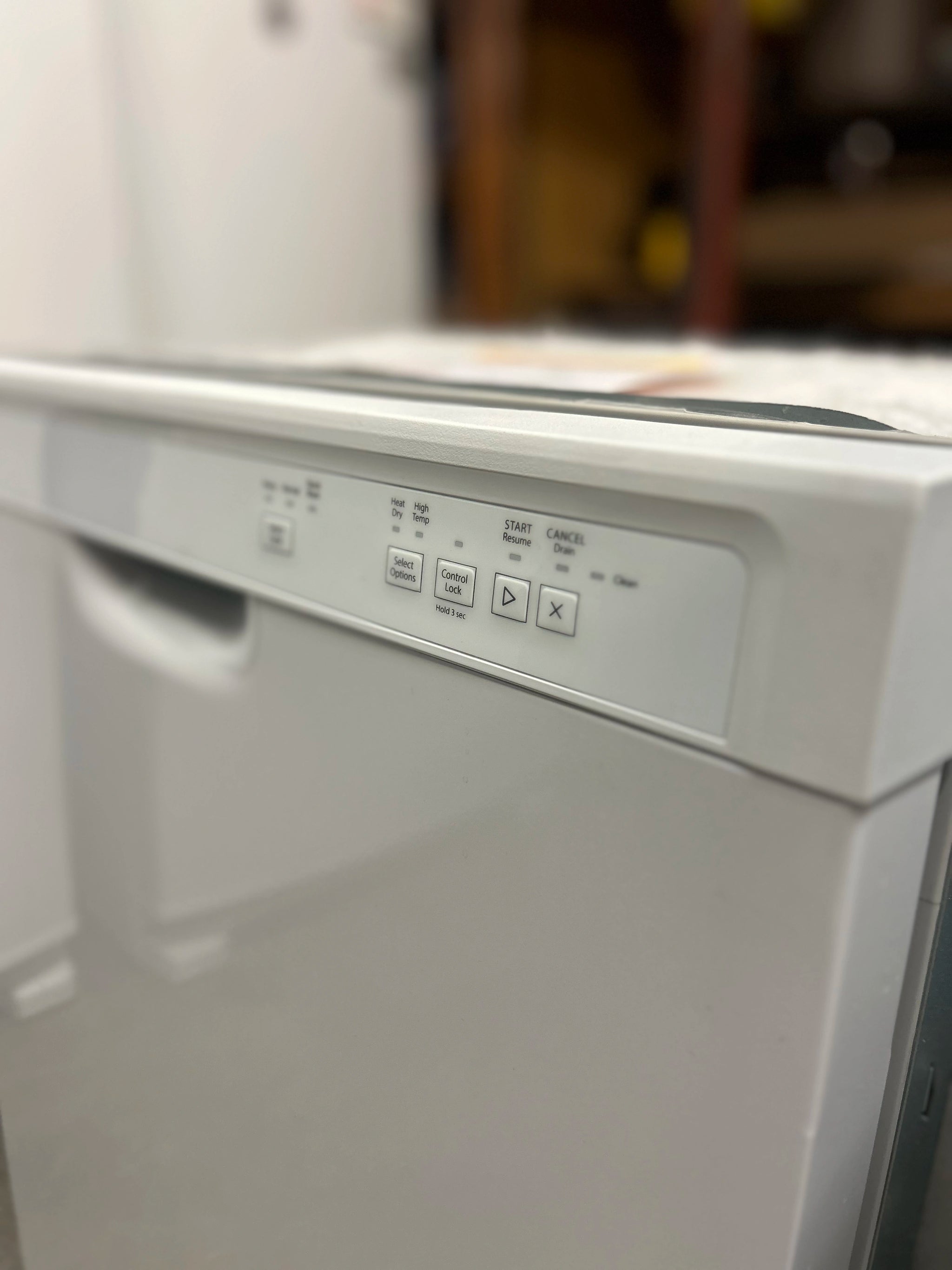 AMANA ADB1400AMW Dishwasher